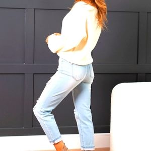 Judy Blue Boyfriend Fit Mid Rise Jeans